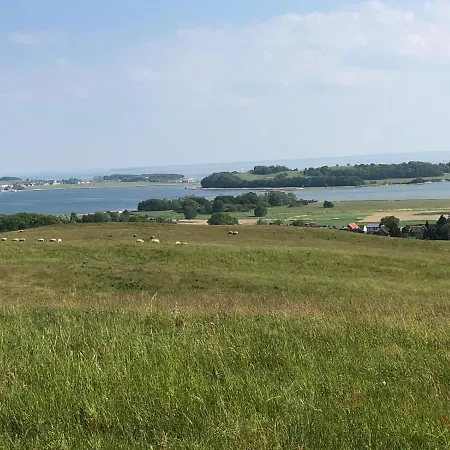 Auf Ruegen Mit Boddenblick Groß Zicker